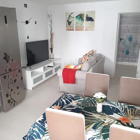 Aisha'S Home: Sun & Pools On The Southern Coast Апартаменты