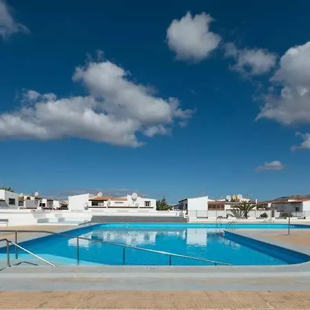Aisha'S Home: Sun & Pools On The Southern Coast * Арона
